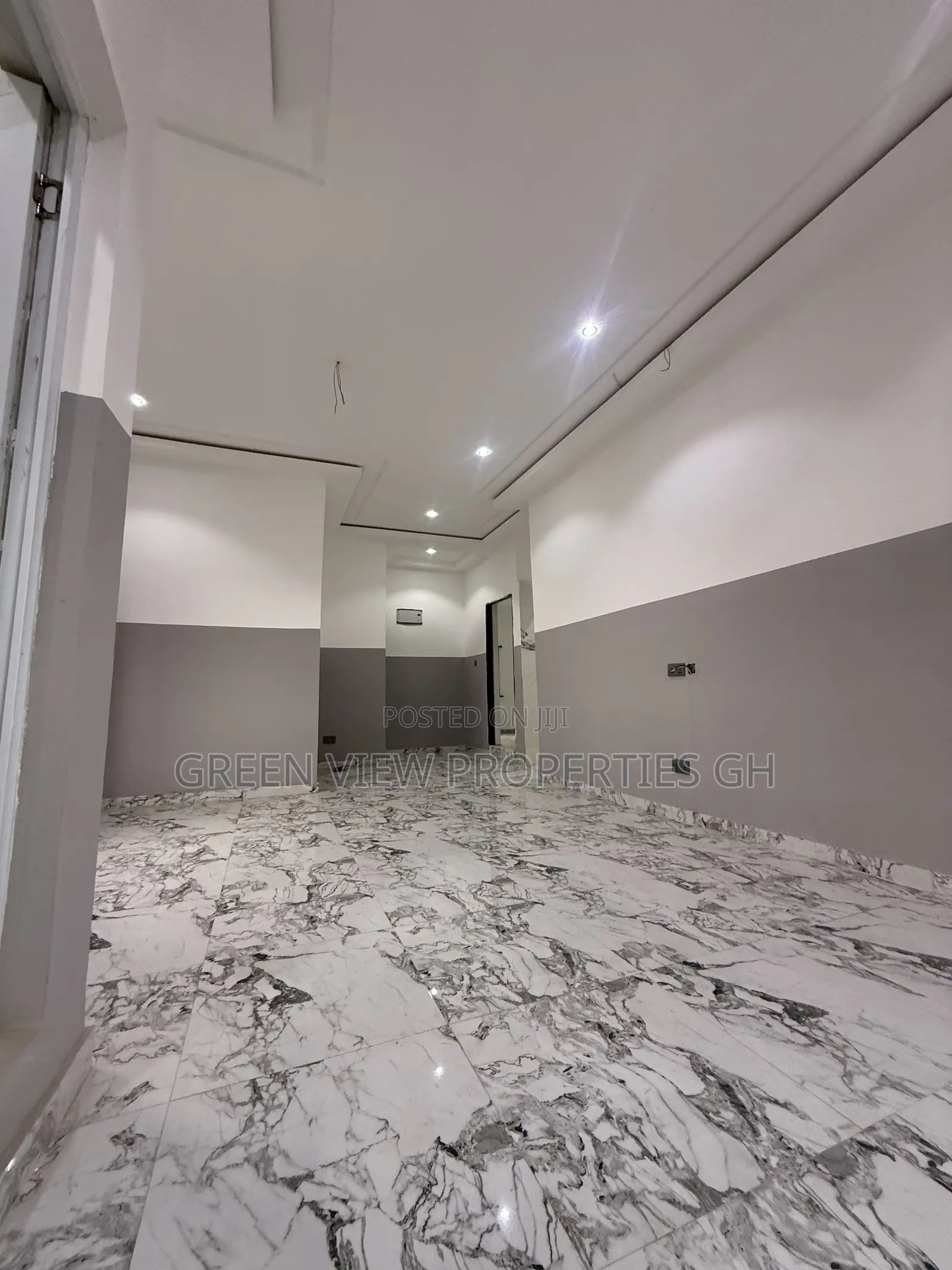 2bdrm Apartment in West Hills Mall Area for rent