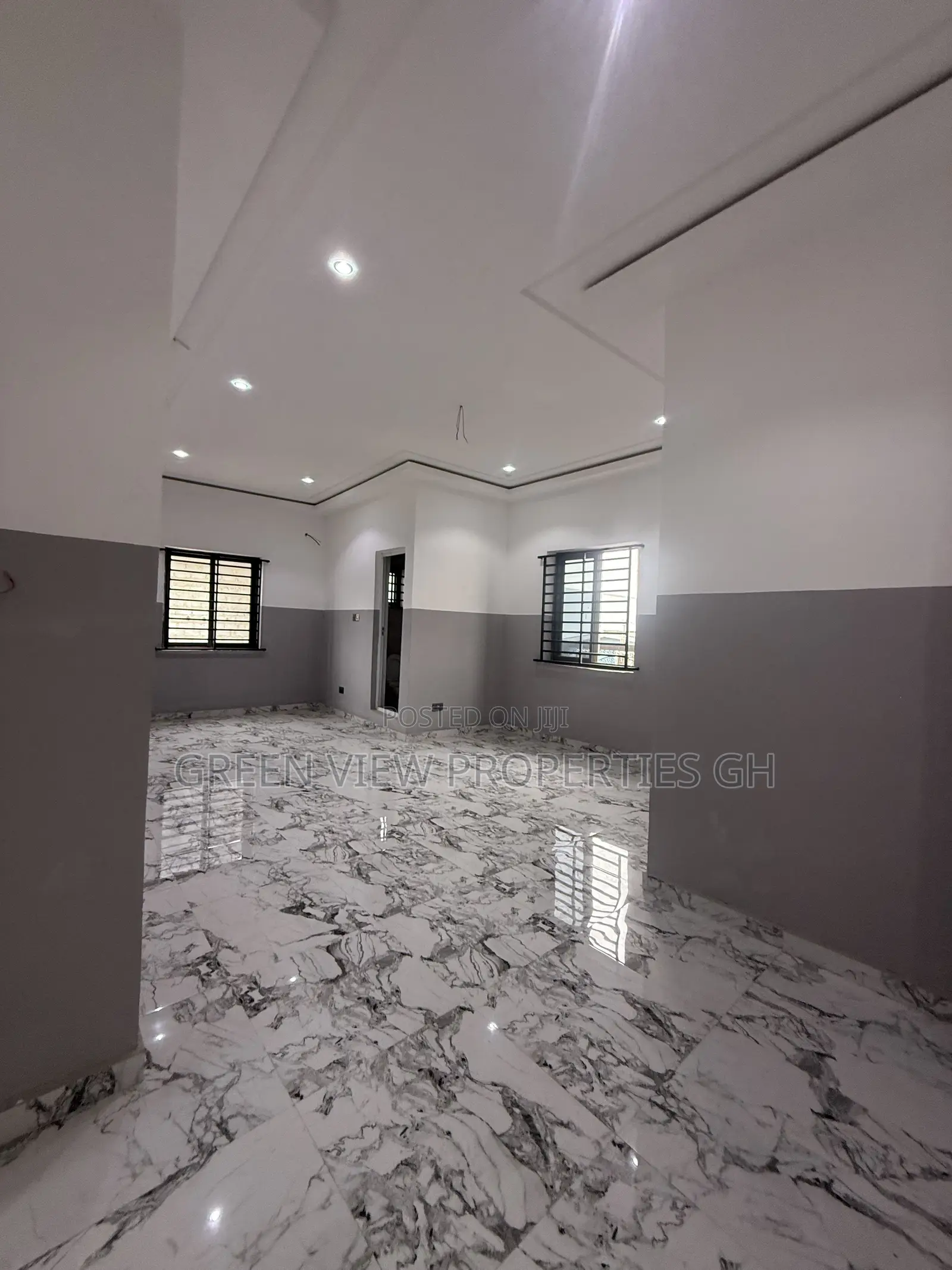 2bdrm Apartment in West Hills Mall Area for rent