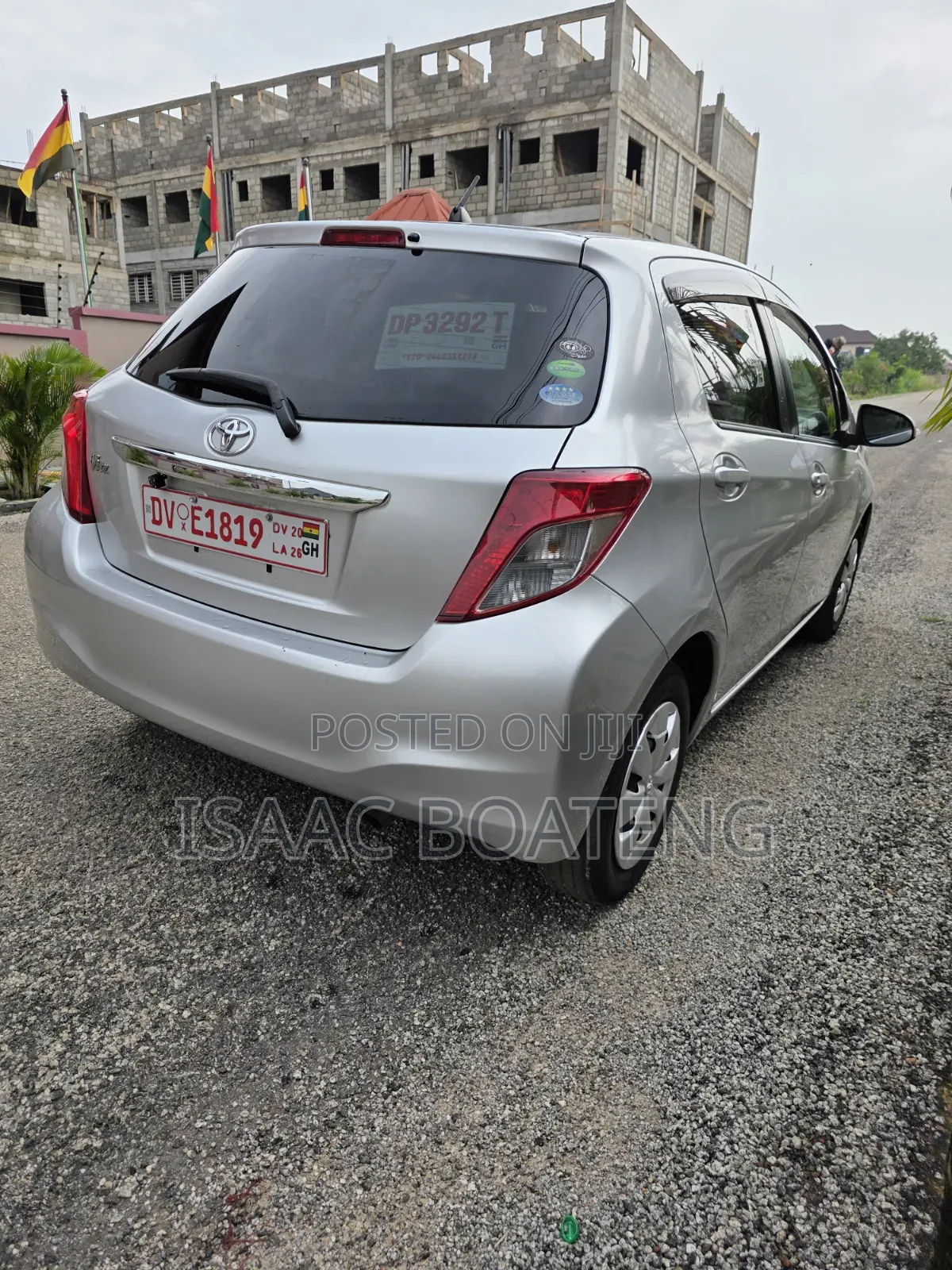 Toyota Vitz 2013 Silver