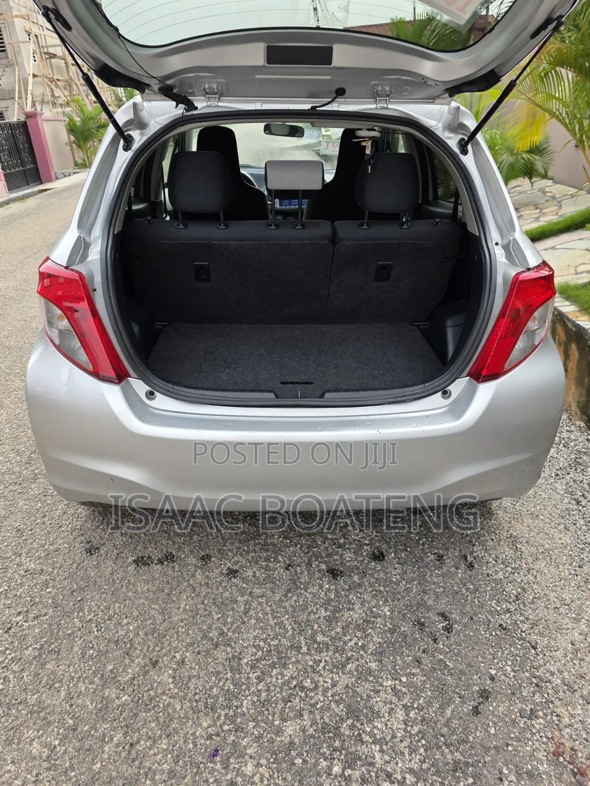 Toyota Vitz 2013 Silver
