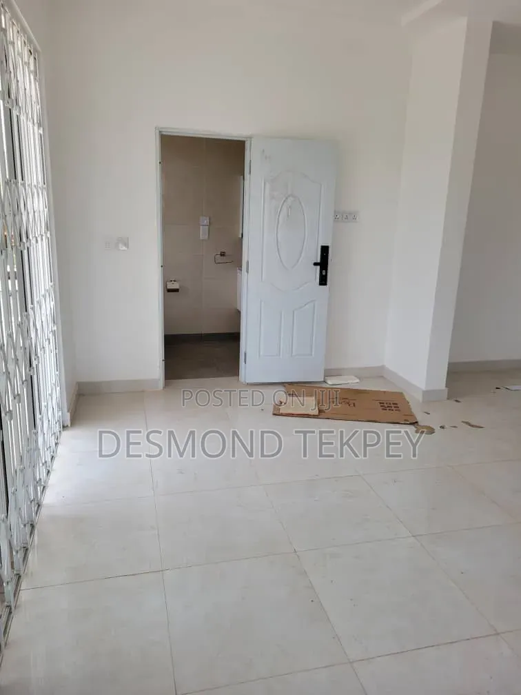 3bdrm Duplex in Oyarifa for rent
