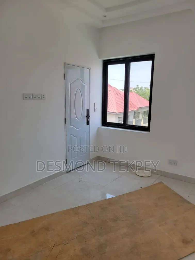 3bdrm Duplex in Oyarifa for rent