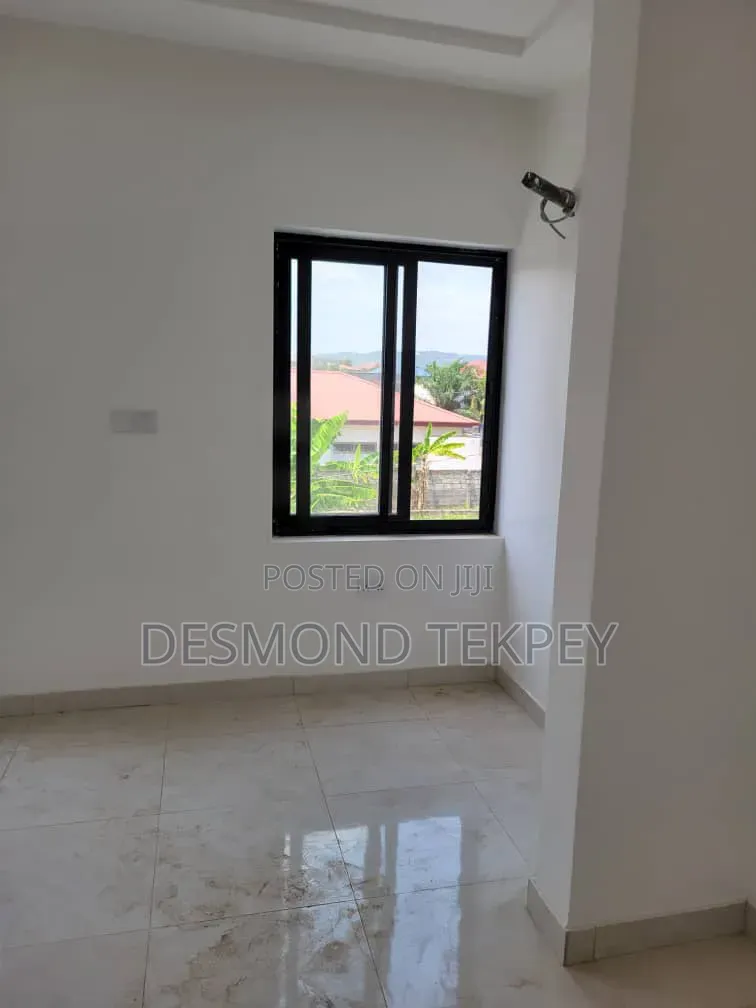 3bdrm Duplex in Oyarifa for rent