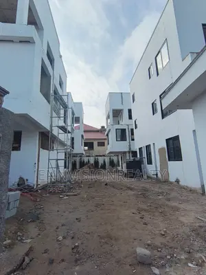 4bdrm Townhouse/Terrace in 4 Oakville, Accra Metropolitan for sale