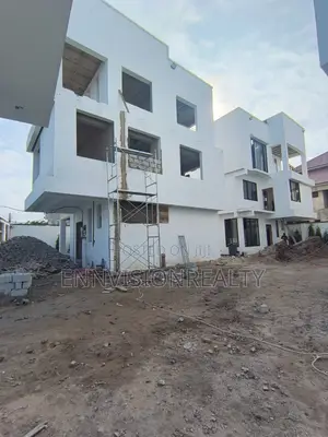 4bdrm Townhouse/Terrace in 4 Oakville, Accra Metropolitan for sale
