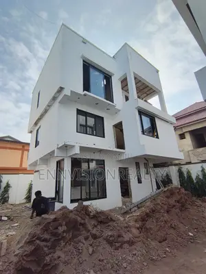 4bdrm Townhouse/Terrace in 4 Oakville, Accra Metropolitan for sale