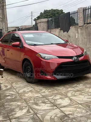 Toyota Corolla LE (1.8L 4cyl 2A) 2018 Red