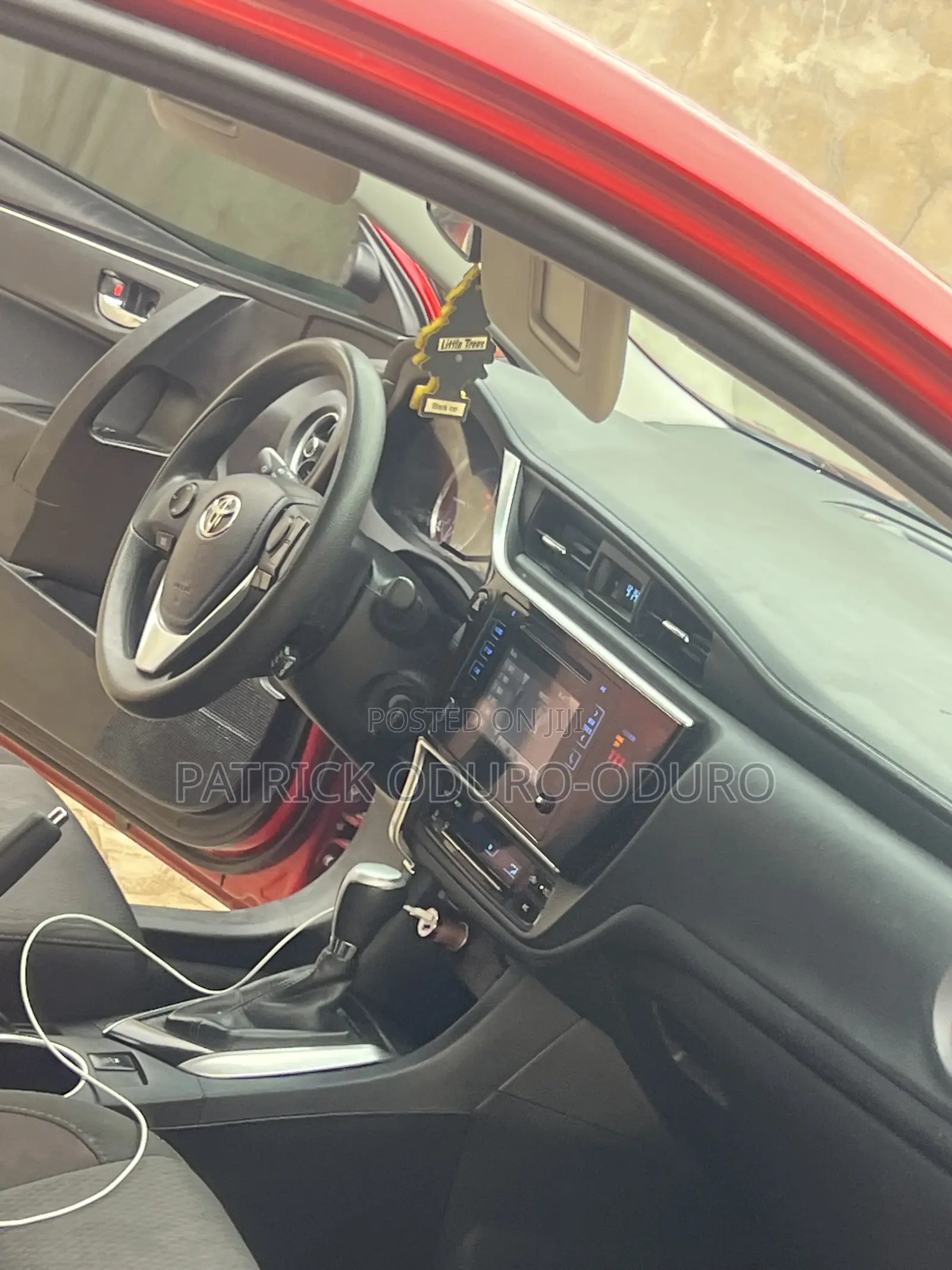 Toyota Corolla LE (1.8L 4cyl 2A) 2018 Red