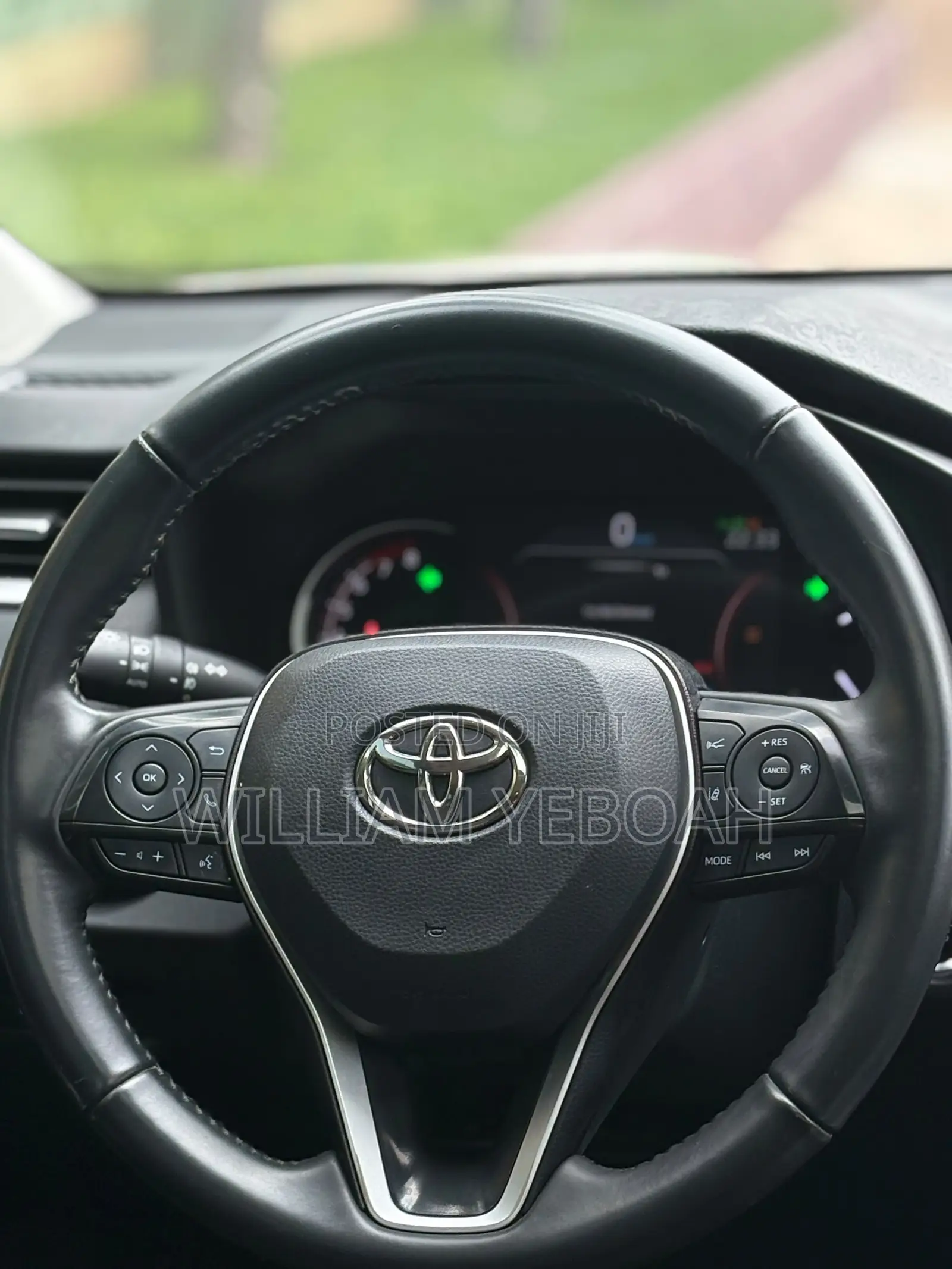 Toyota RAV4 XLE Premium 2021 White