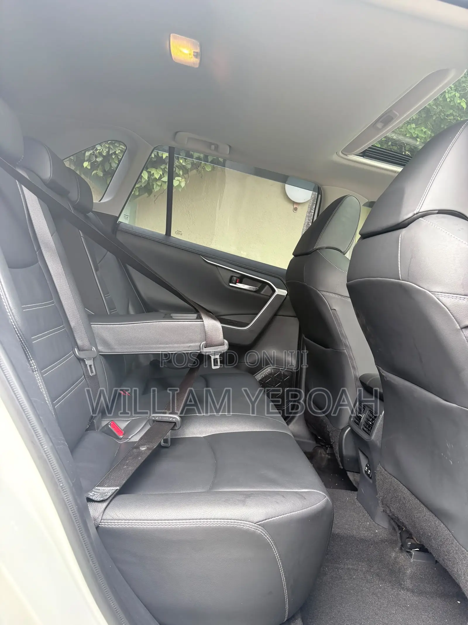Toyota RAV4 XLE Premium 2021 White