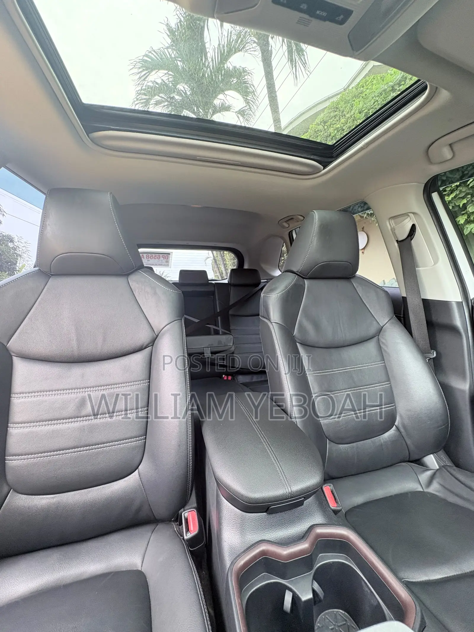 Toyota RAV4 XLE Premium 2021 White