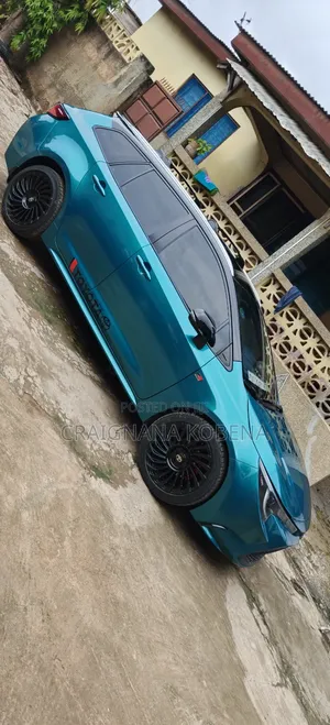Toyota Corolla 2022 Green