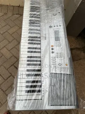 Yamaha PSR E303