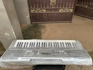 Yamaha PSR E303