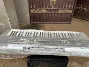 Yamaha PSR E303