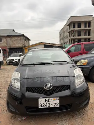 Toyota Vitz 1.3 AWD 5dr 2010 Black
