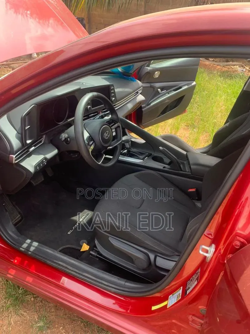 Hyundai Elantra 2021 Beige