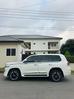Toyota Land Cruiser 2006 White