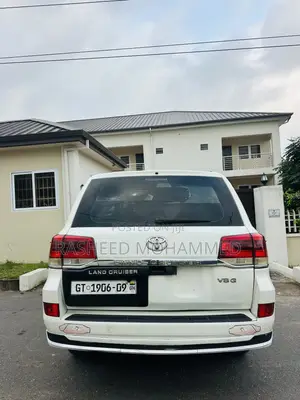 Toyota Land Cruiser 2006 White