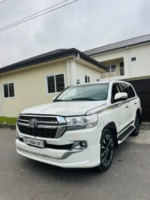 Toyota Land Cruiser 2006 White