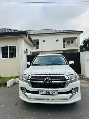 Toyota Land Cruiser 2006 White
