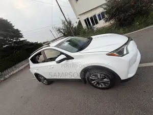 Toyota RAV4 2017 White