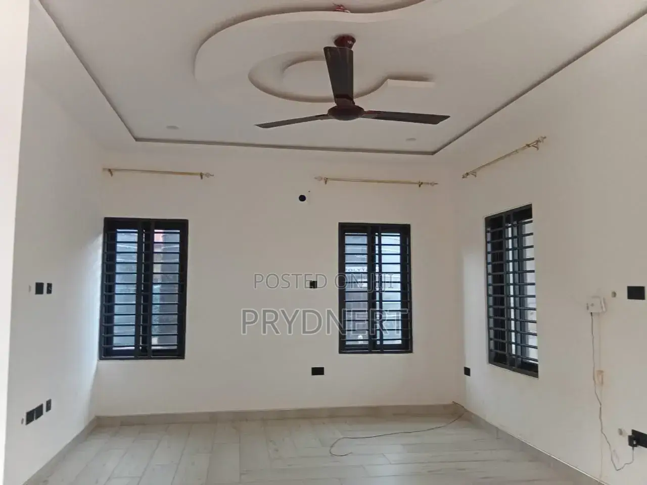 2bdrm Apartment in Dps, Tema Metropolitan for rent