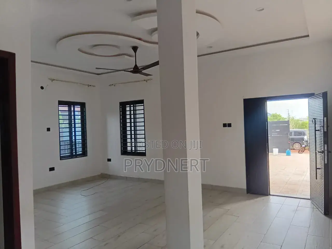 2bdrm Apartment in Dps, Tema Metropolitan for rent