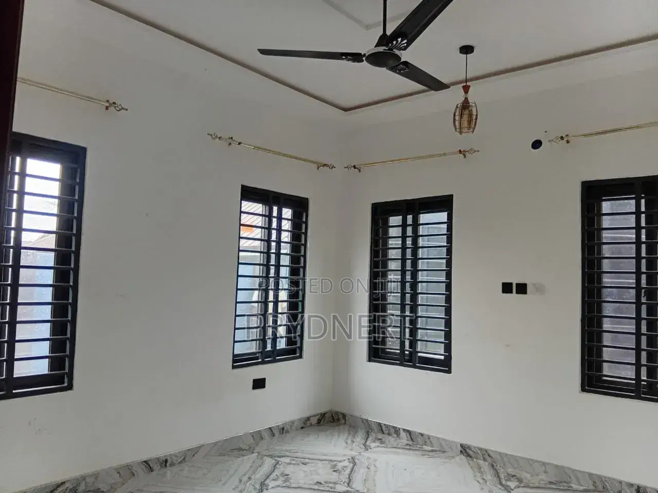2bdrm Apartment in Dps, Tema Metropolitan for rent