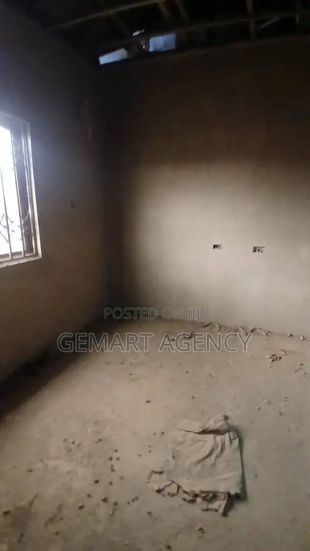 6bdrm House in Kuntunse Dvla, Accra Metropolitan for sale