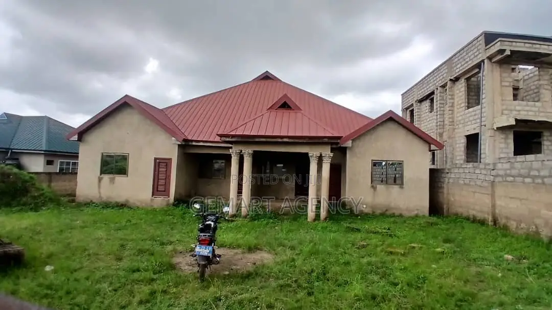 6bdrm House in Kuntunse Dvla, Accra Metropolitan for sale