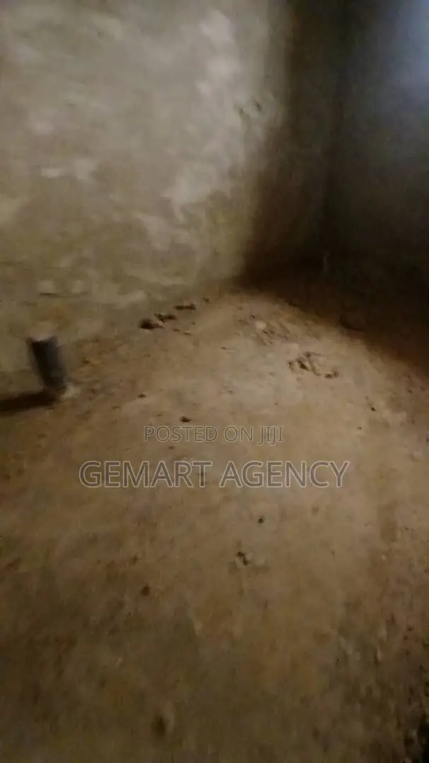 6bdrm House in Kuntunse Dvla, Accra Metropolitan for sale