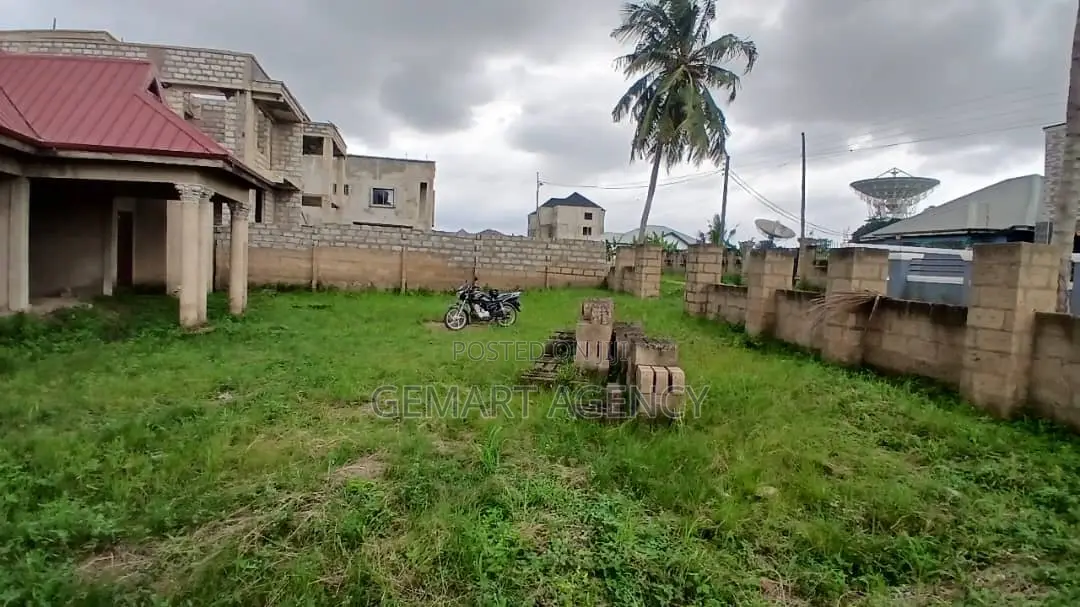 6bdrm House in Kuntunse Dvla, Accra Metropolitan for sale