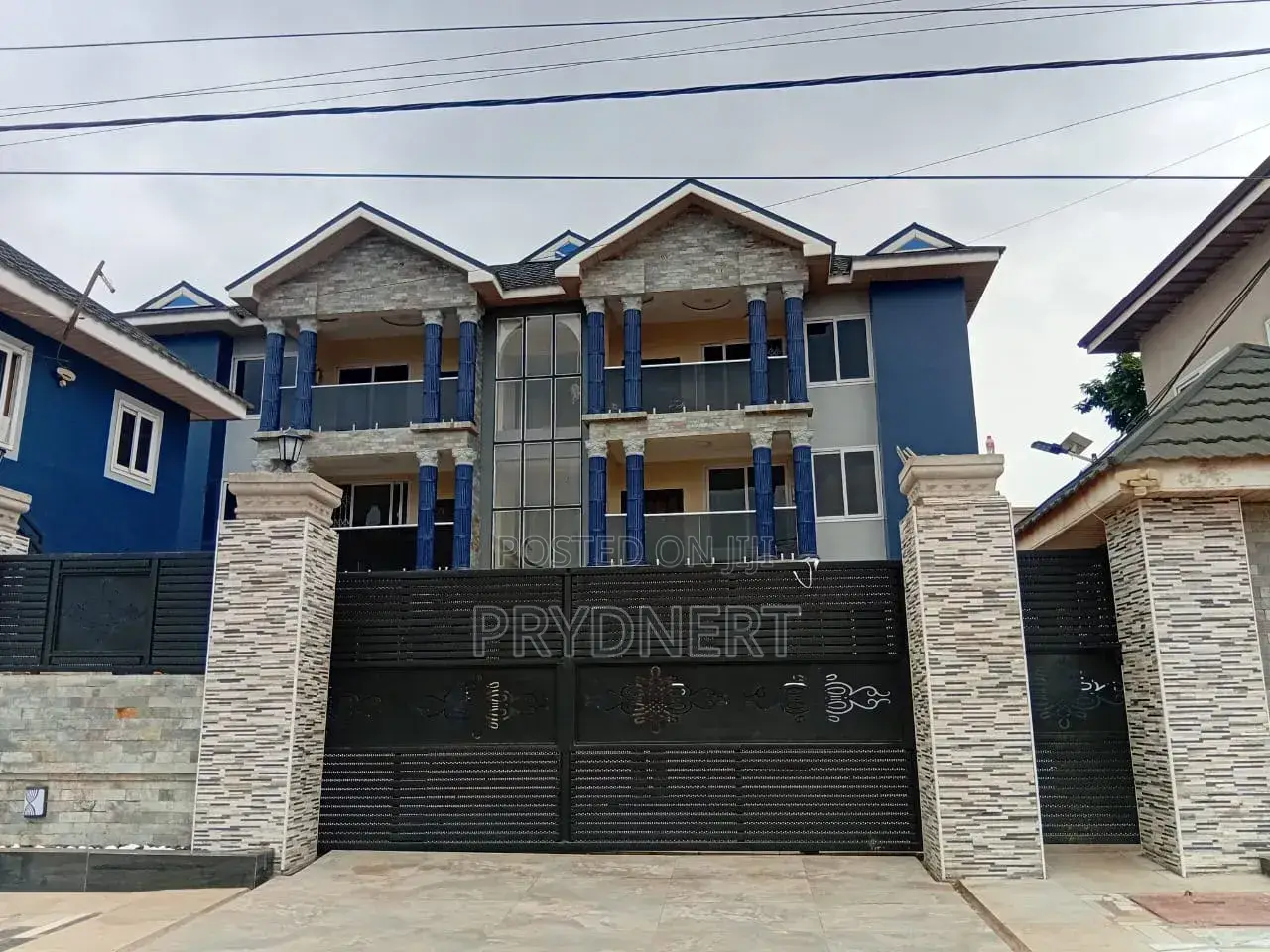 2bdrm Apartment in Dps, Tema Metropolitan for rent