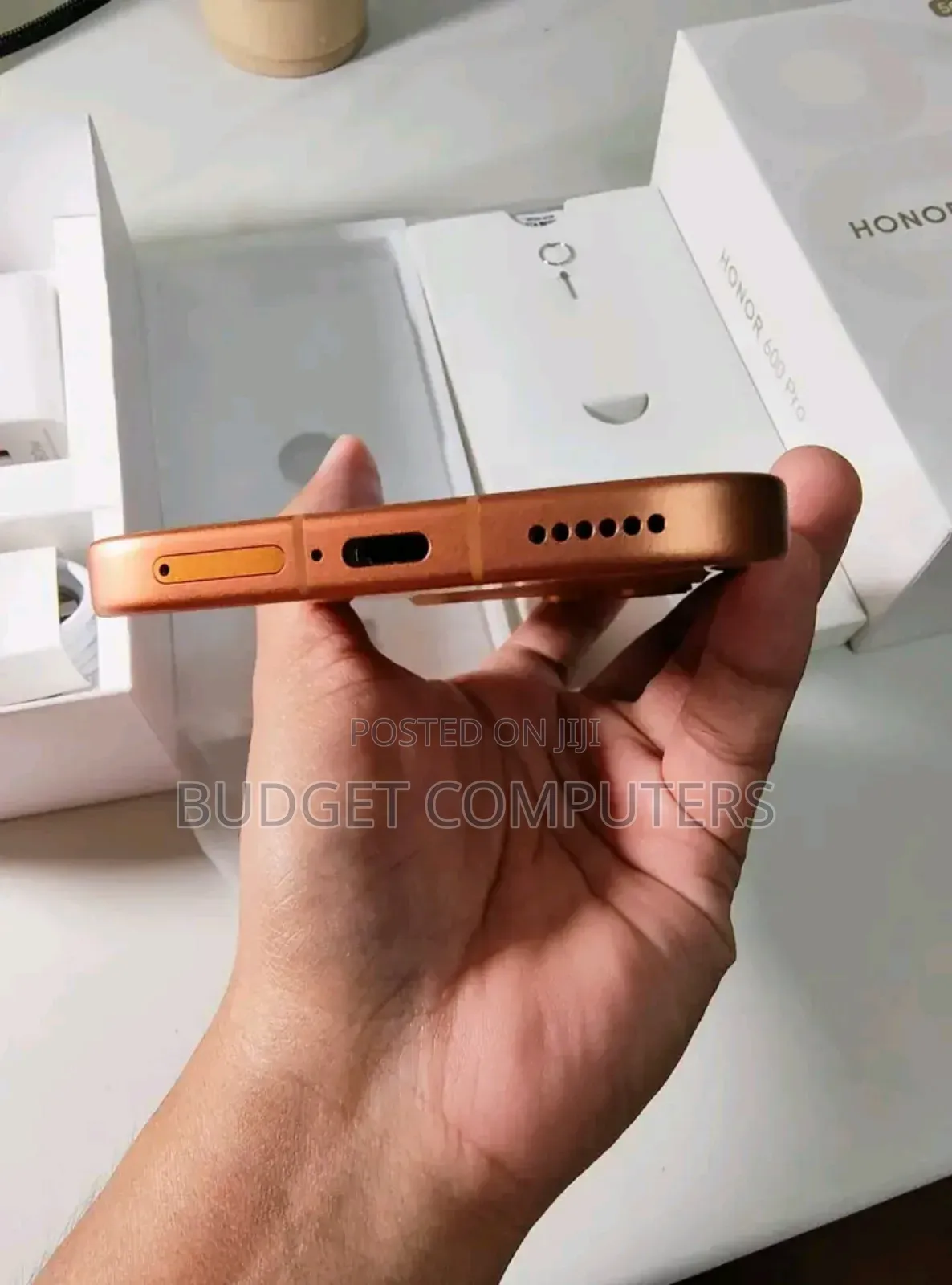 New Honor 600 Pro 1 TB Gold