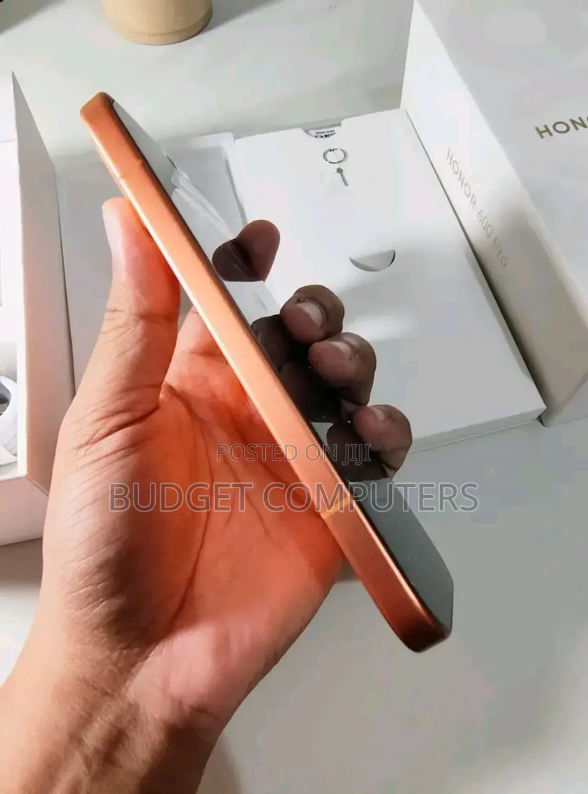 New Honor 600 Pro 1 TB Gold