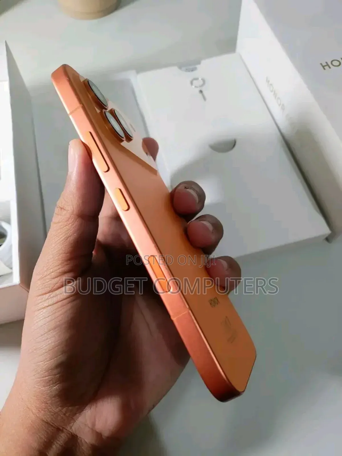New Honor 600 Pro 1 TB Gold