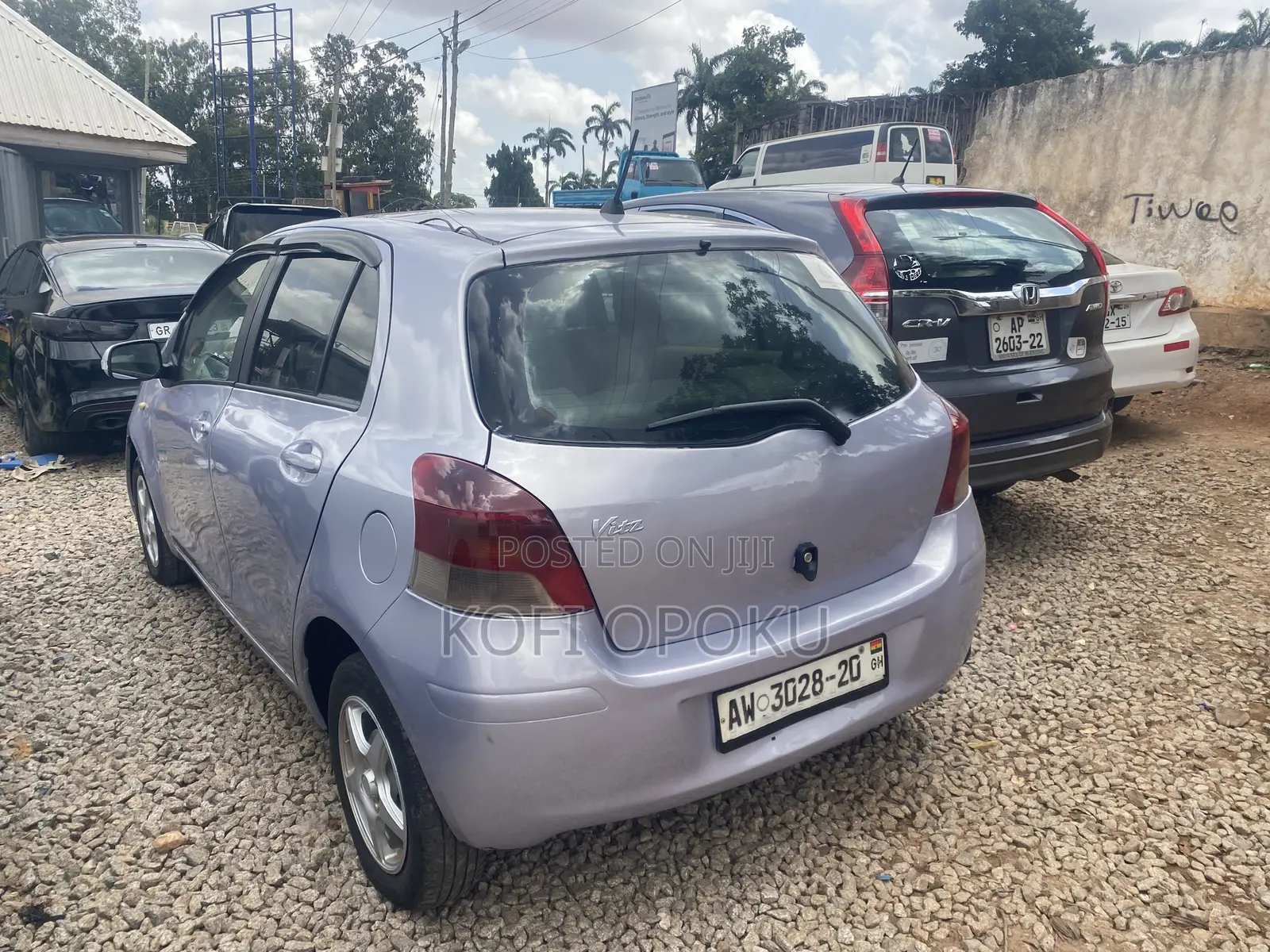 Toyota Vitz 2010 Silver