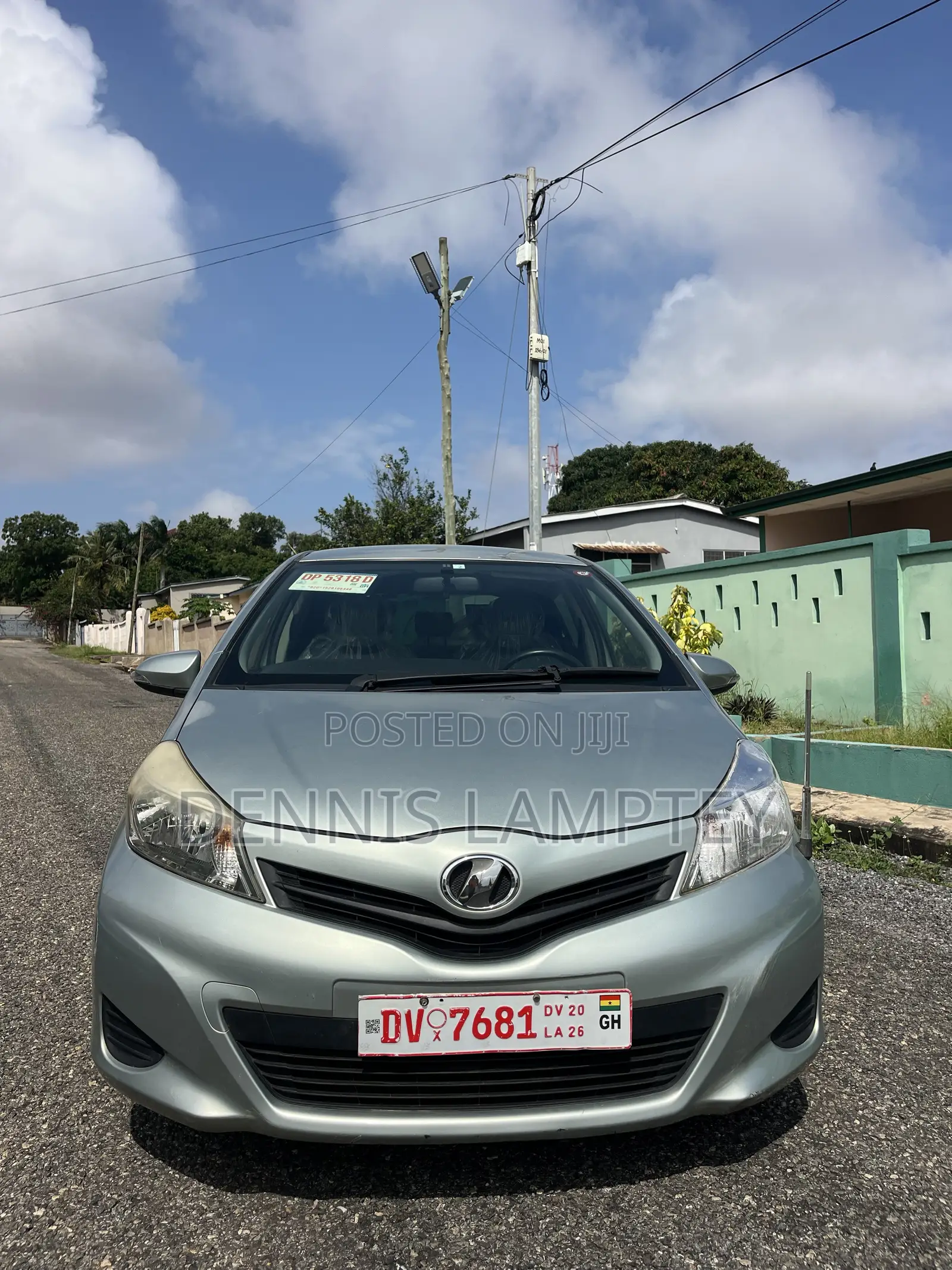 Toyota Vitz 2013 Silver