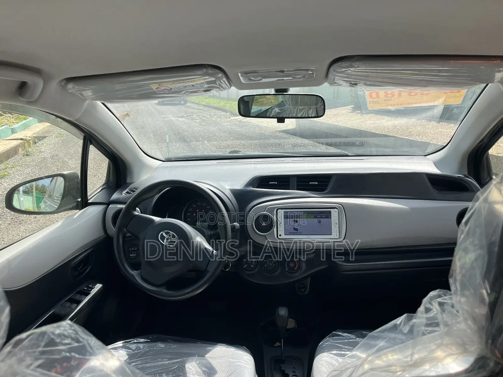 Toyota Vitz 2013 Silver