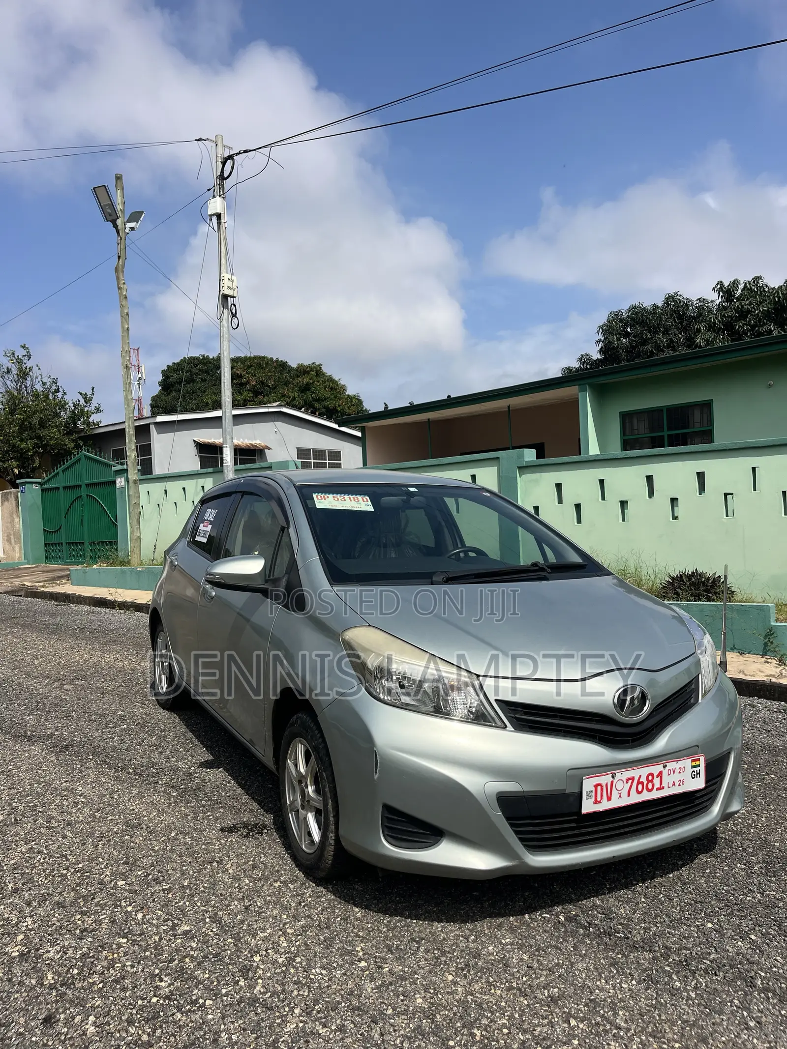 Toyota Vitz 2013 Silver