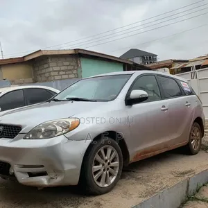 Toyota Matrix Hatchback FWD (1.8L 4cyl 5M) 2007 Silver