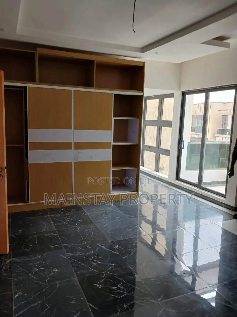 4bdrm Townhouse / Terrace in Mainstay Estates, Nmai-Dzorn for rent
