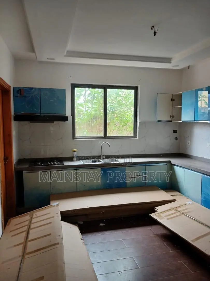 4bdrm Townhouse / Terrace in Mainstay Estates, Nmai-Dzorn for rent