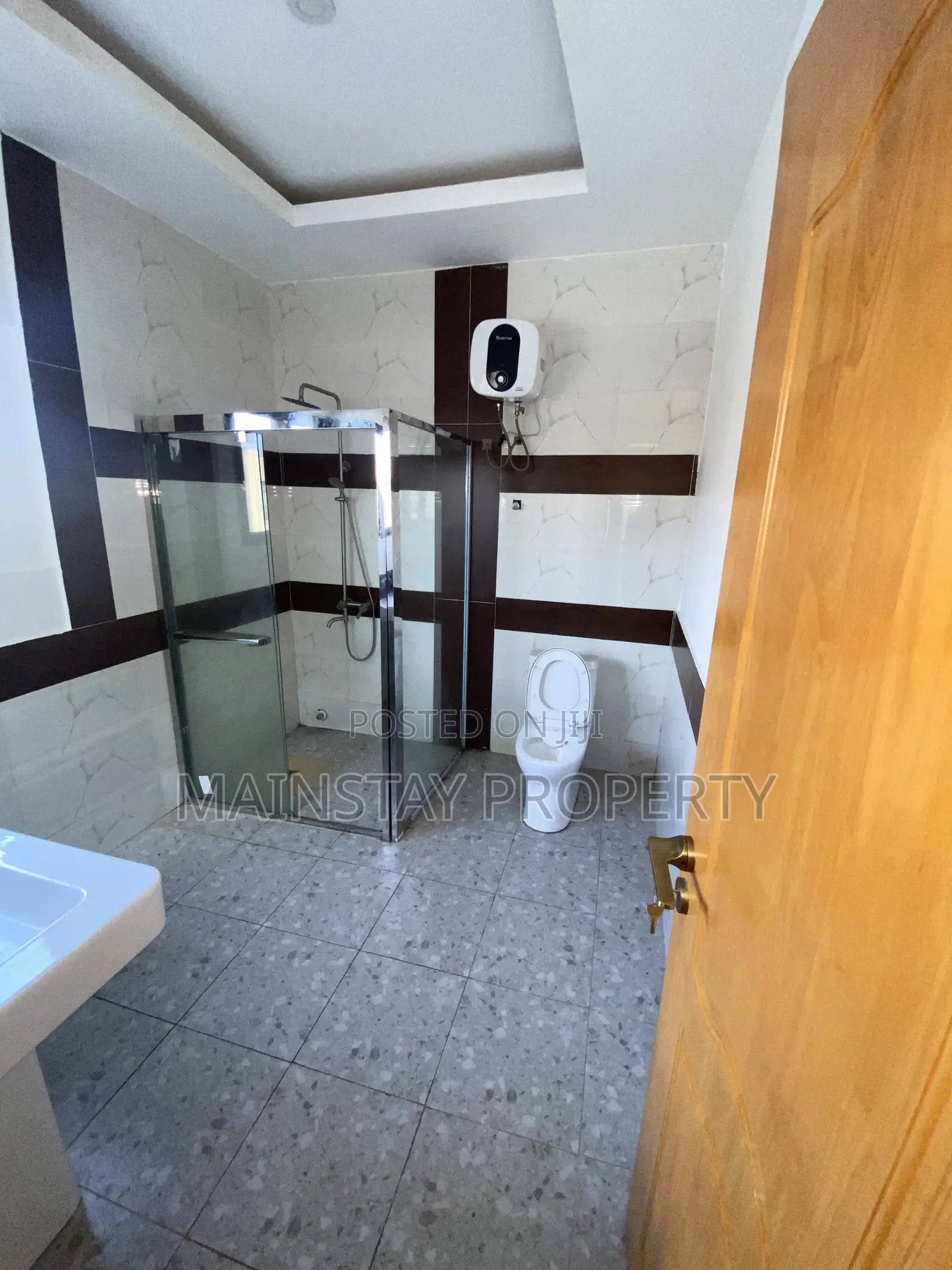 4bdrm Townhouse / Terrace in Mainstay Estates, Nmai-Dzorn for rent