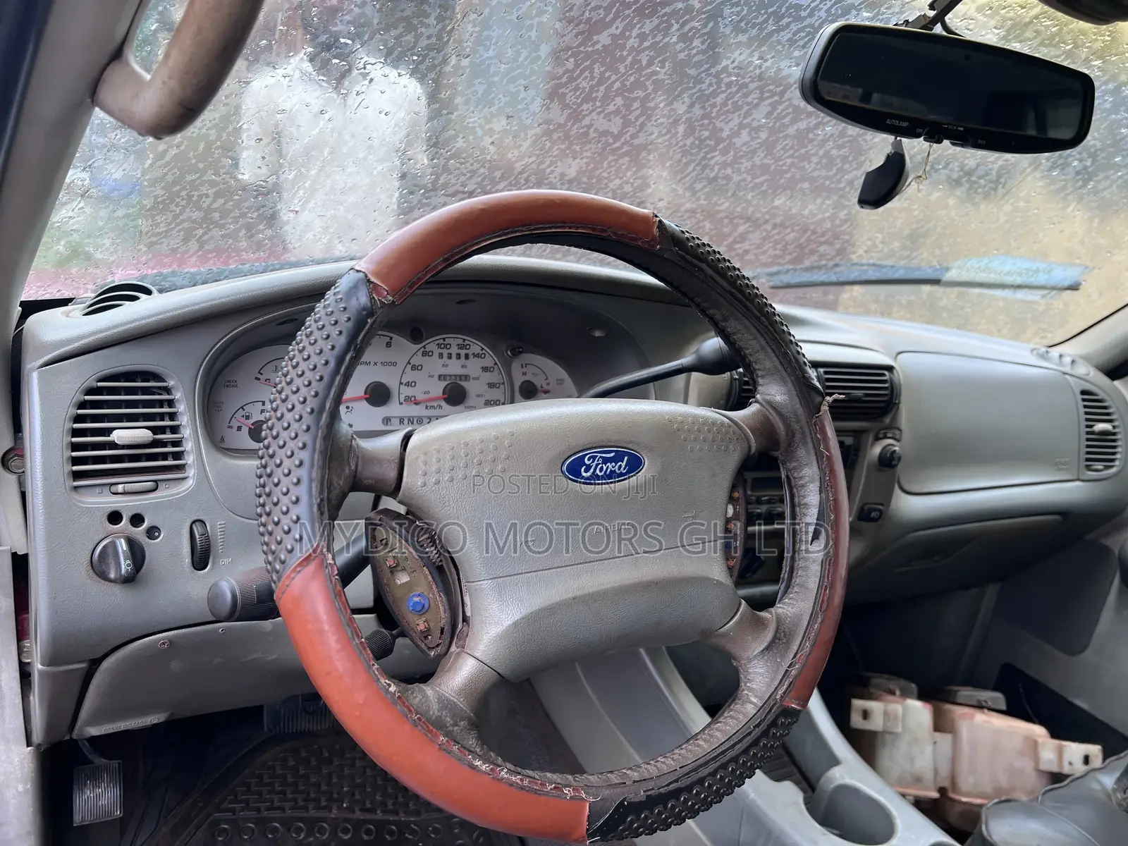 Ford Explorer Sport Track 2005 Red