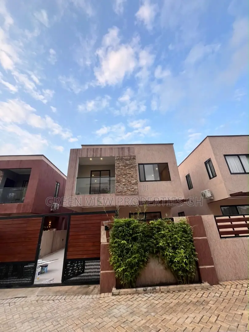 3bdrm Duplex in Oyarifa for rent