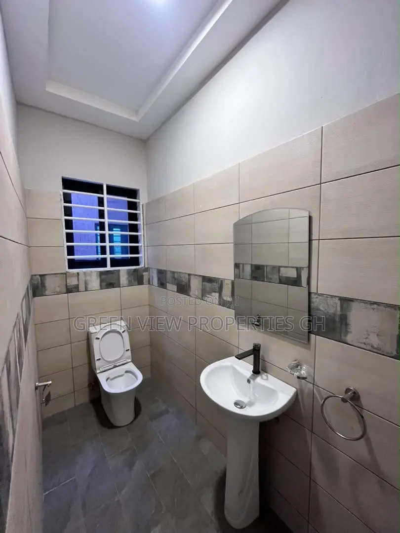 3bdrm Duplex in Oyarifa for rent