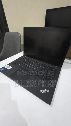 Laptop Lenovo ThinkPad T14s Gen 2 16GB Intel Core i5 SSD 256GB