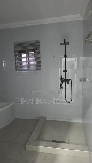 3bdrm House in Spintex Community18, Sakumono for rent